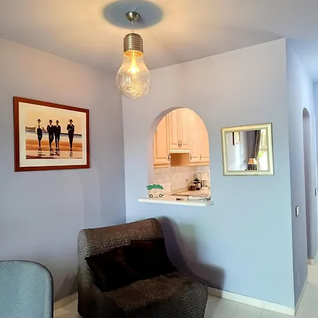 Apartment With A View, Pet Friendly, Wifi, Large Terrace, Sea View *