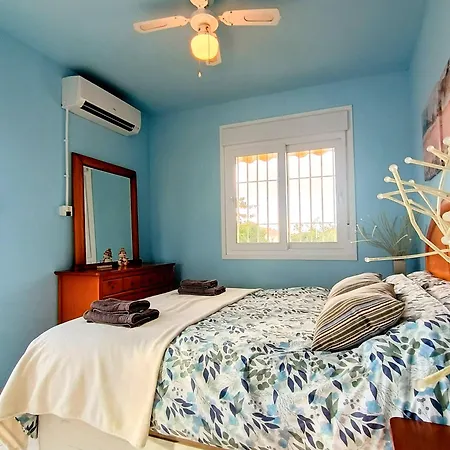 With A View, Pet Friendly, Wifi, Large Terrace, Sea View Apartment *